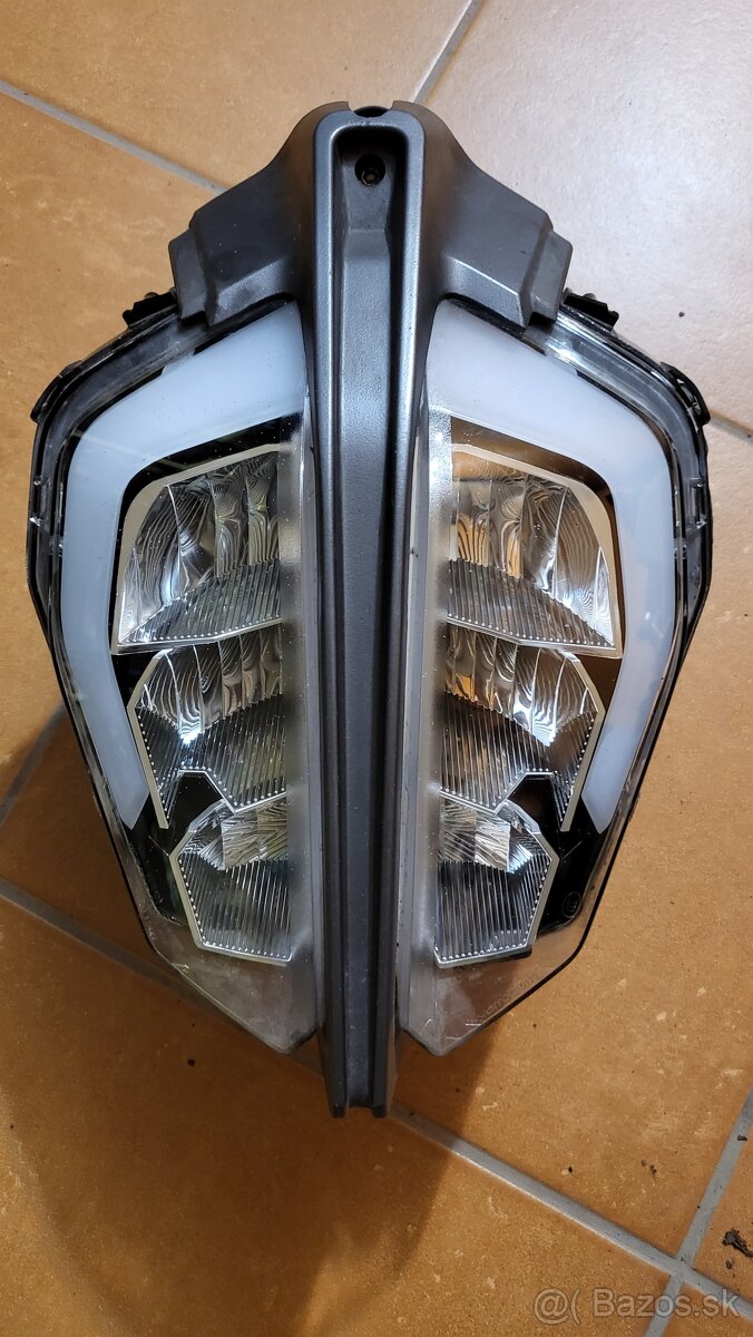 Predne svetlo LED KTM DUKE 125 390