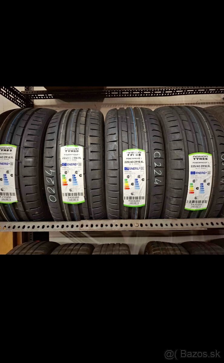 225/40ZR18 NOKIAN