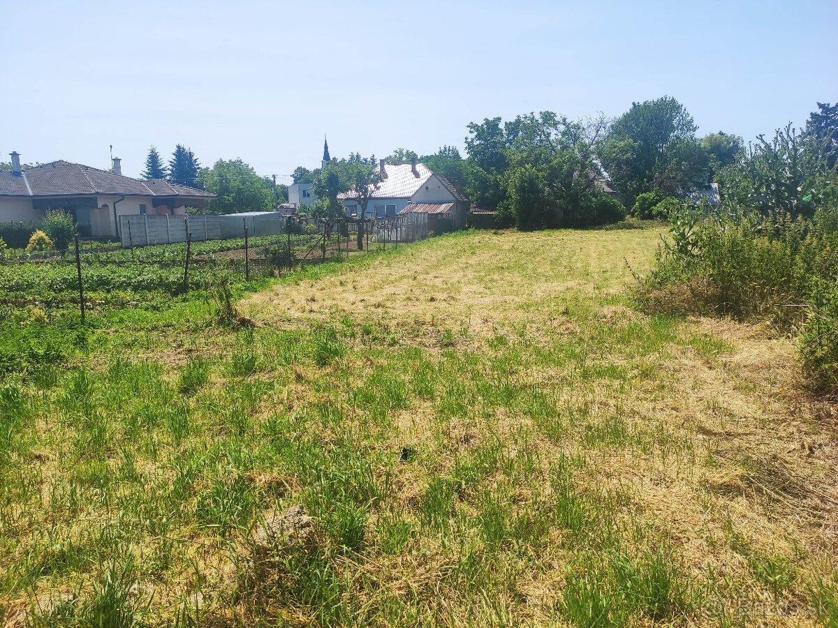 pozemok Veľké Kostoľany
