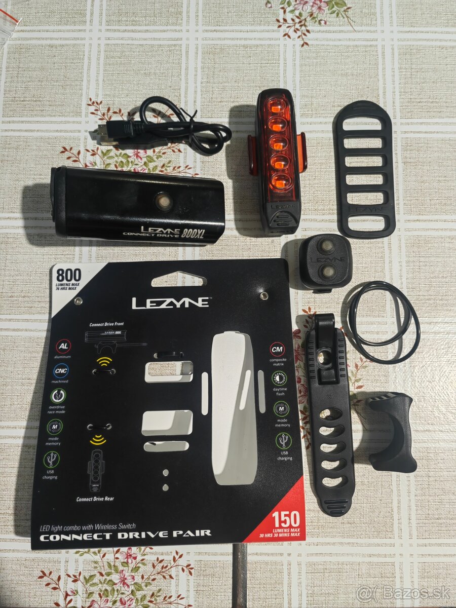 Lezyne Connect Drive 800XL / Strip Connect Pair, čierne