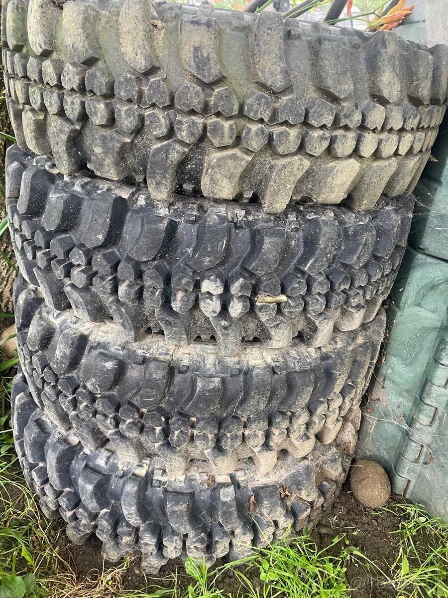 Gumy t3 195/80 r15