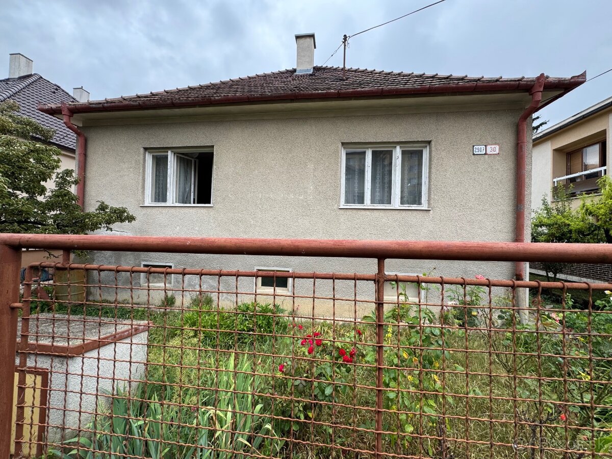 4-izbový dom so záhradou v južnej časti mesta