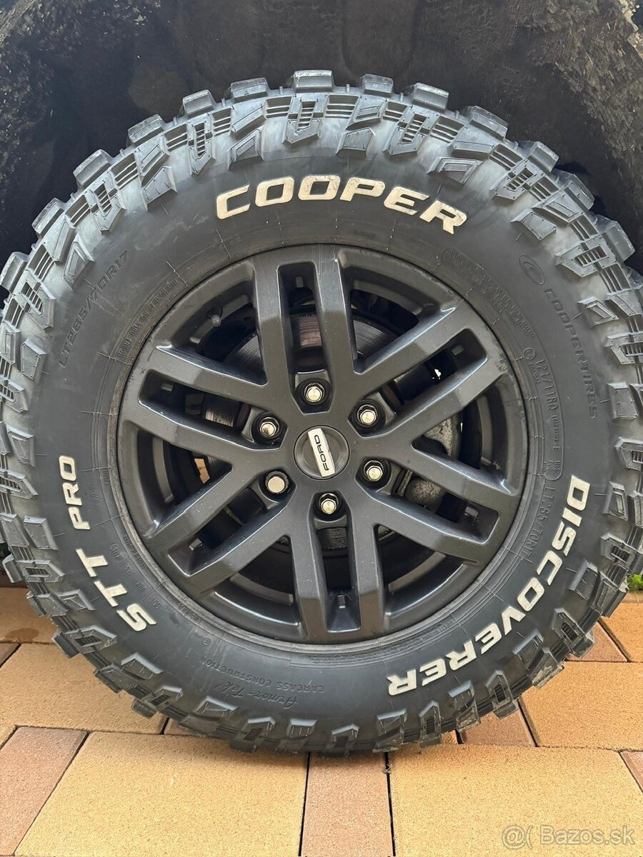 COOPER DISCOVERER STT PRO