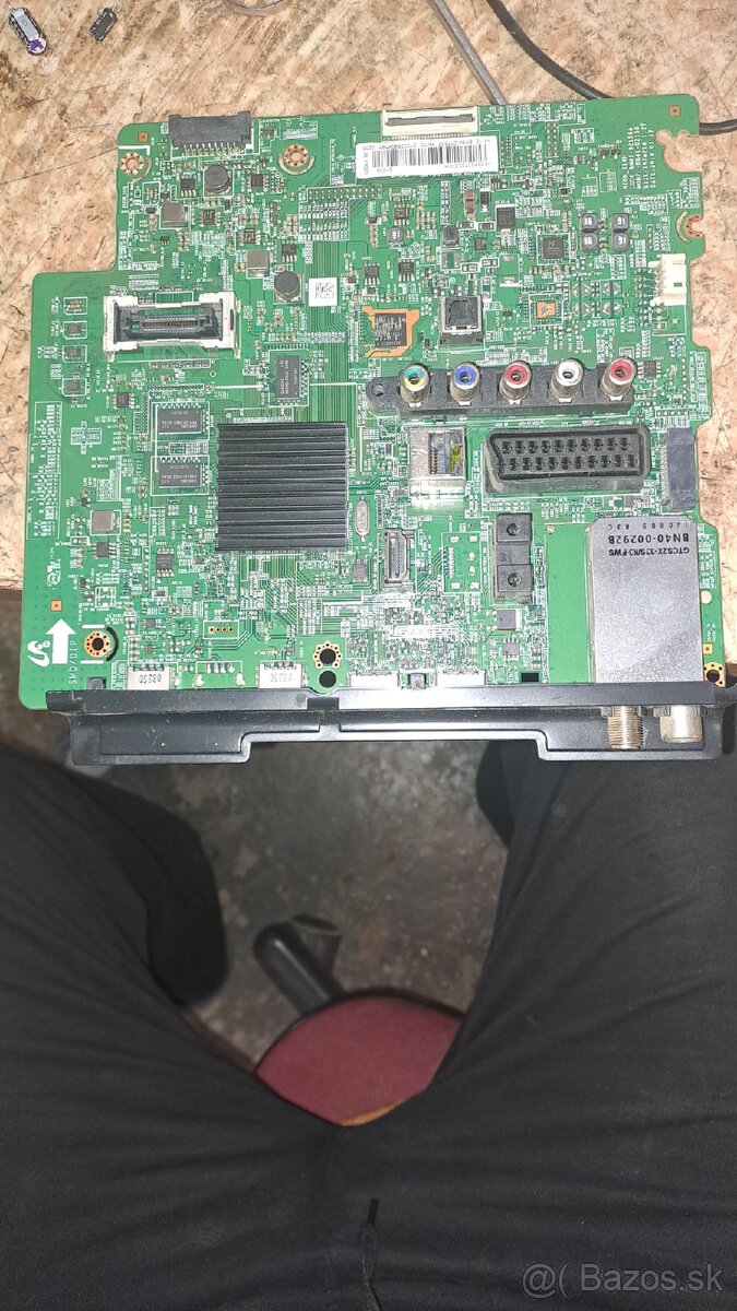 Potrebujete rozne dosky do televizorov.