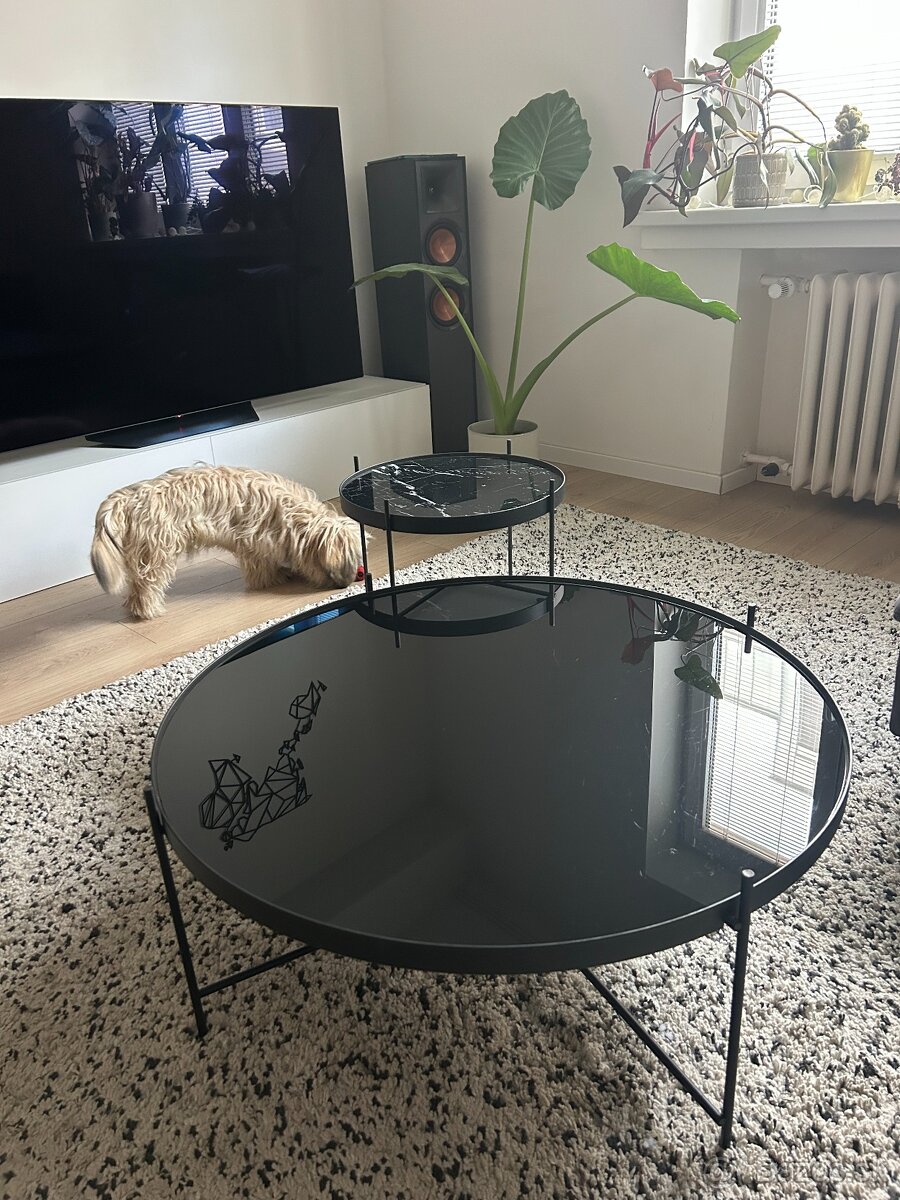 Elegantná čierna sada konferenčných stolíkov – moderný dizaj