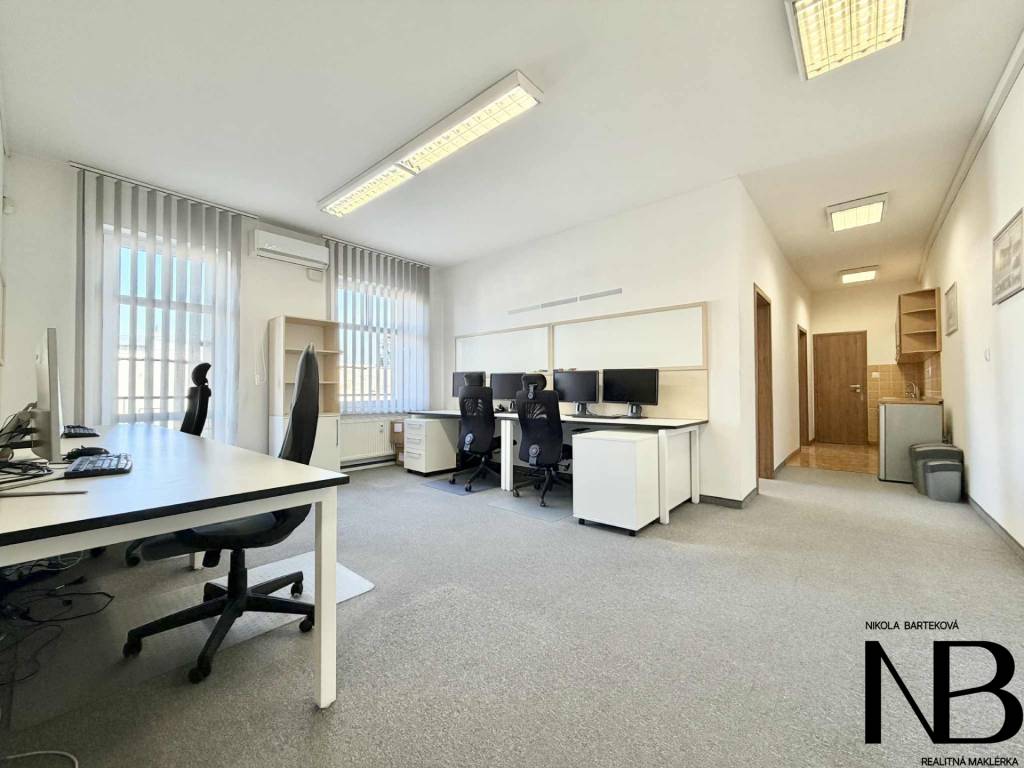 Na predaj kancelárske priestory v centre (70m2), TN - Stará