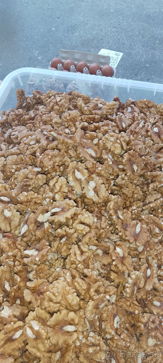 Predam tohtorocne vlasske lupane orechy polovice.