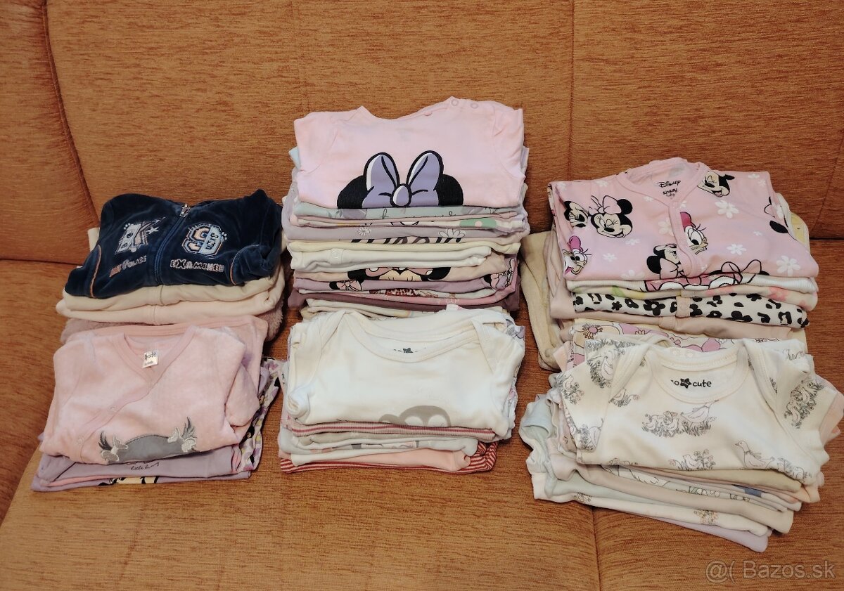 Balík oblečenia pre dievčatko