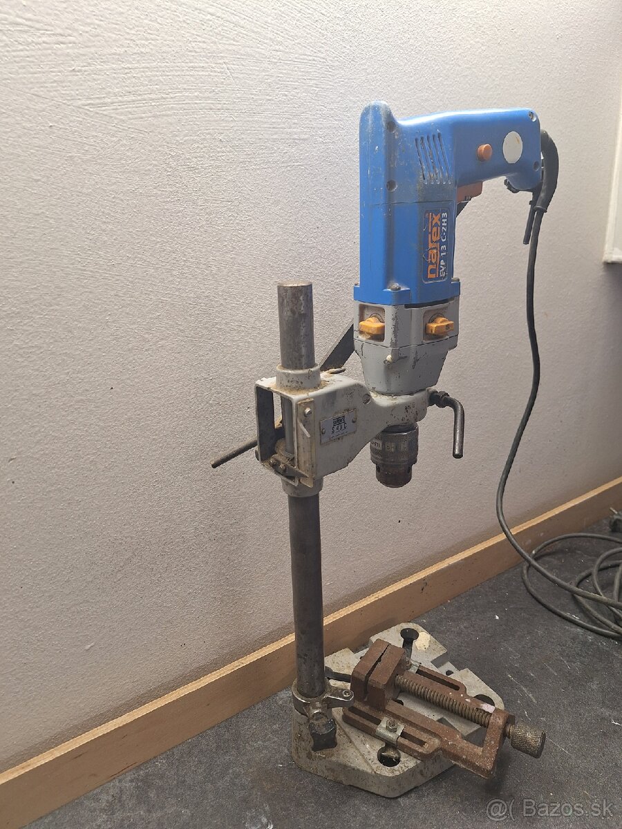 Vŕtačka so stojanom