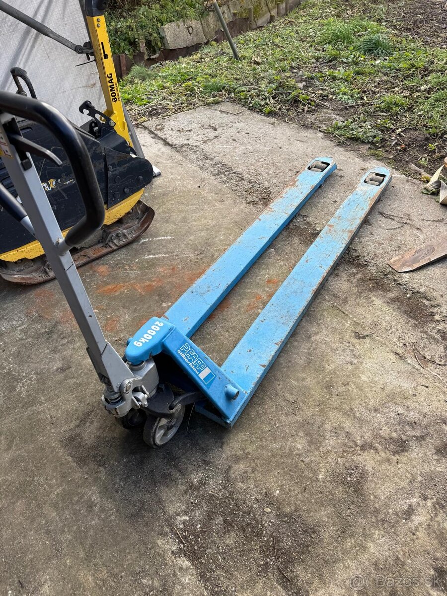 Dlhý paletový vozík / nosnosť 2000 kg