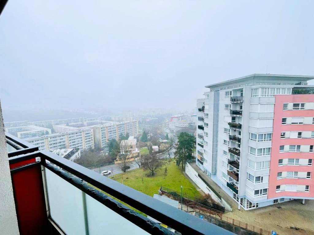 Svetlý 3 izbový byt - 74 m², lokalita Karlova Ves