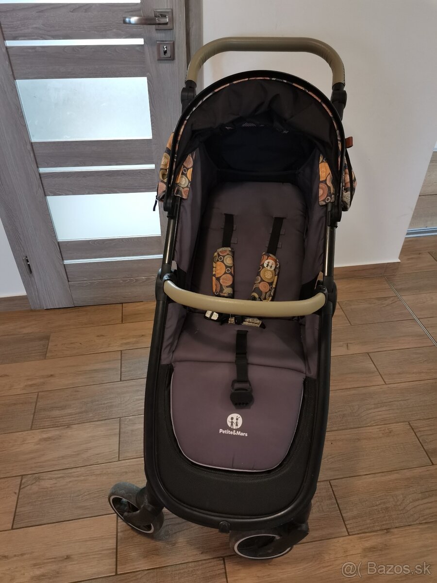 Petite a Mars street