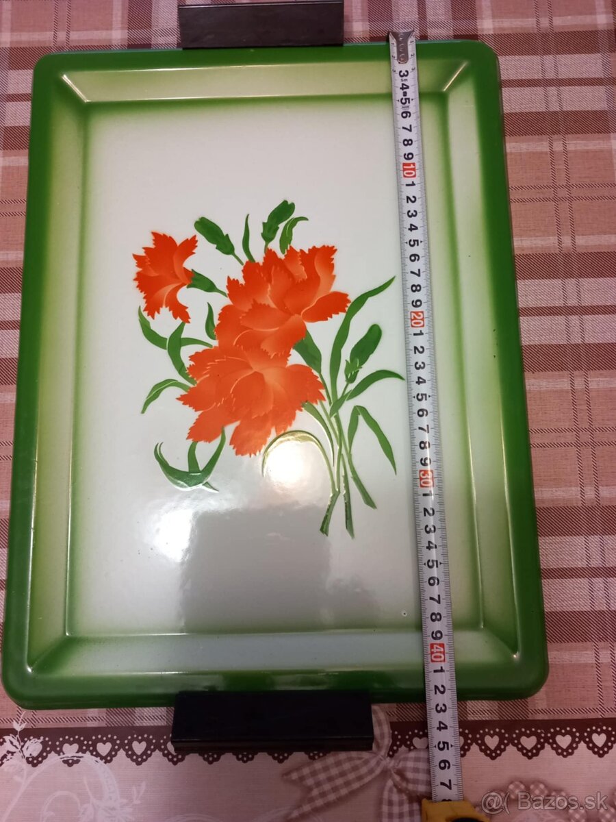 smaltované tácky