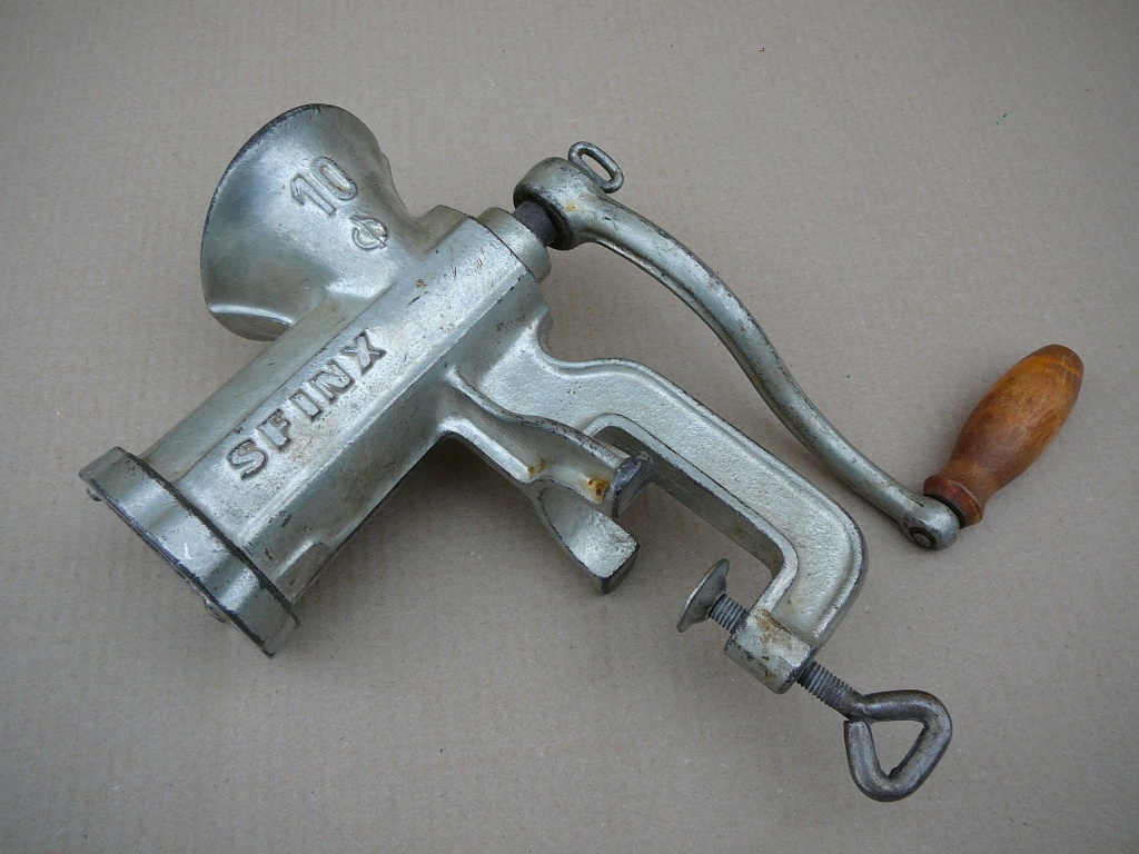 Mlynček na mäso a mak. Retro.