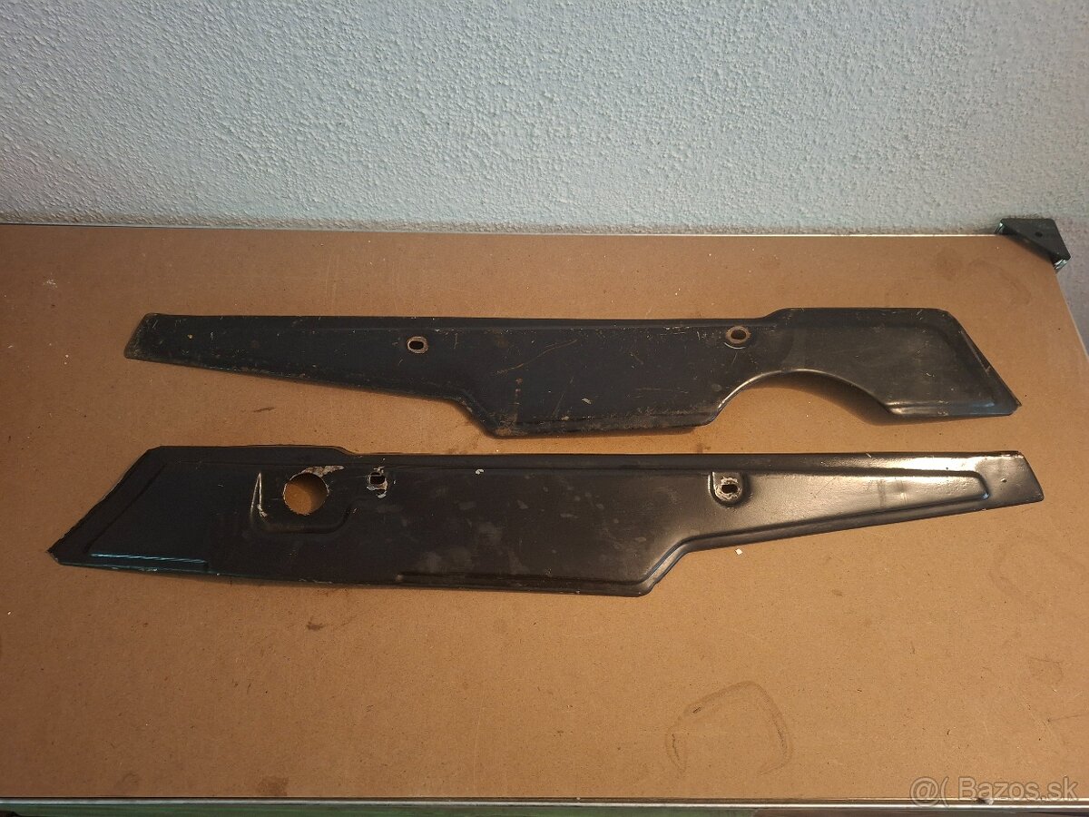 Babetta 207 kryty motoru (boční plechy)