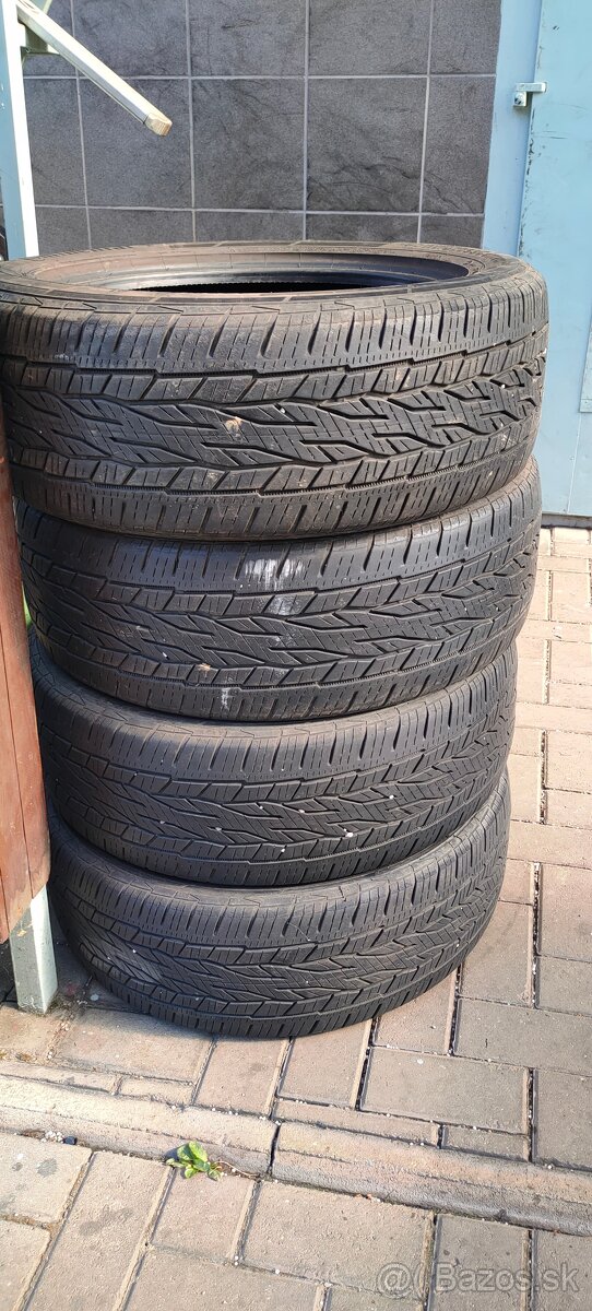 225/55 R18 continental