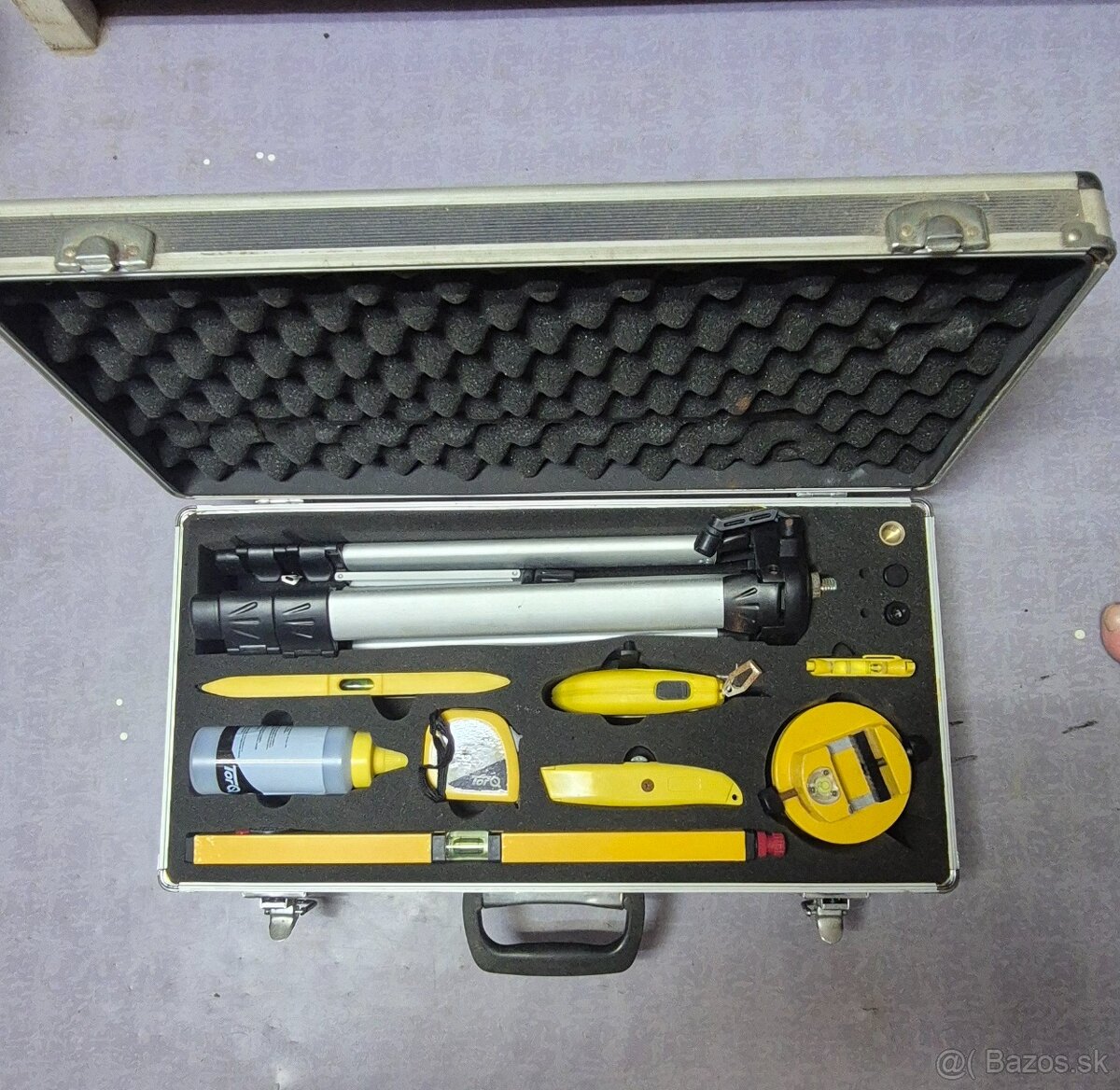 Predam laser ako je na fotke  s kufrikom