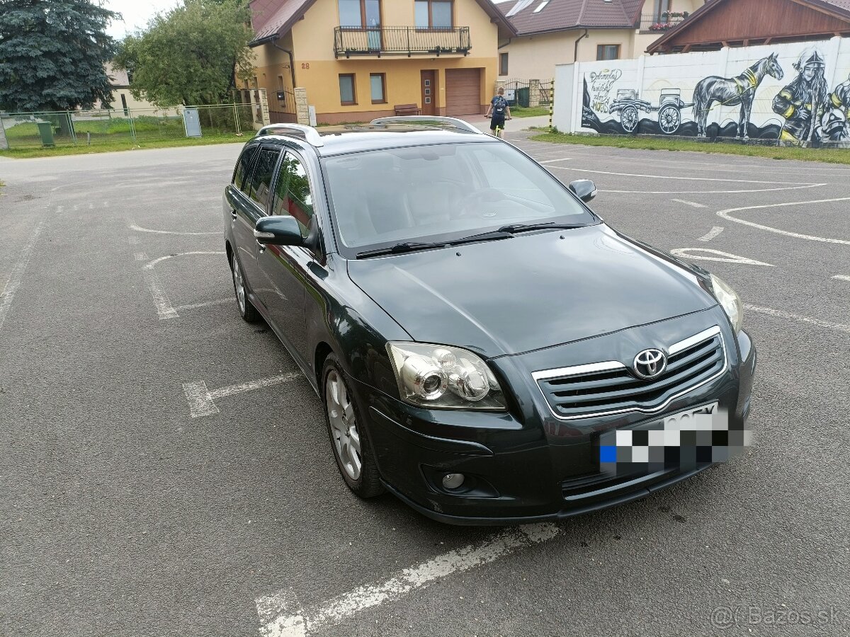Predám Toyotu Avensis r.v 2008