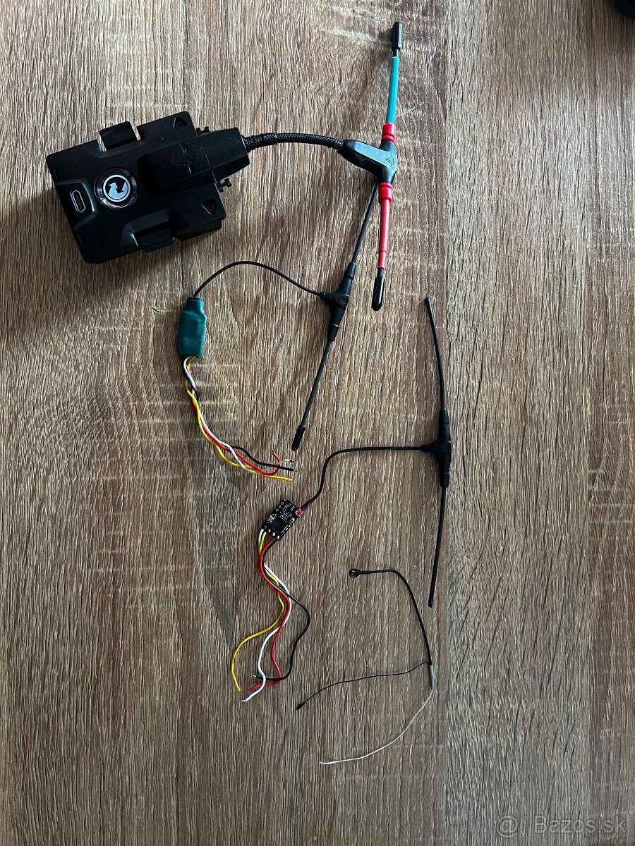 TBS CROSSFIRE MICRO TX V2 spolu s 2x NANO RX