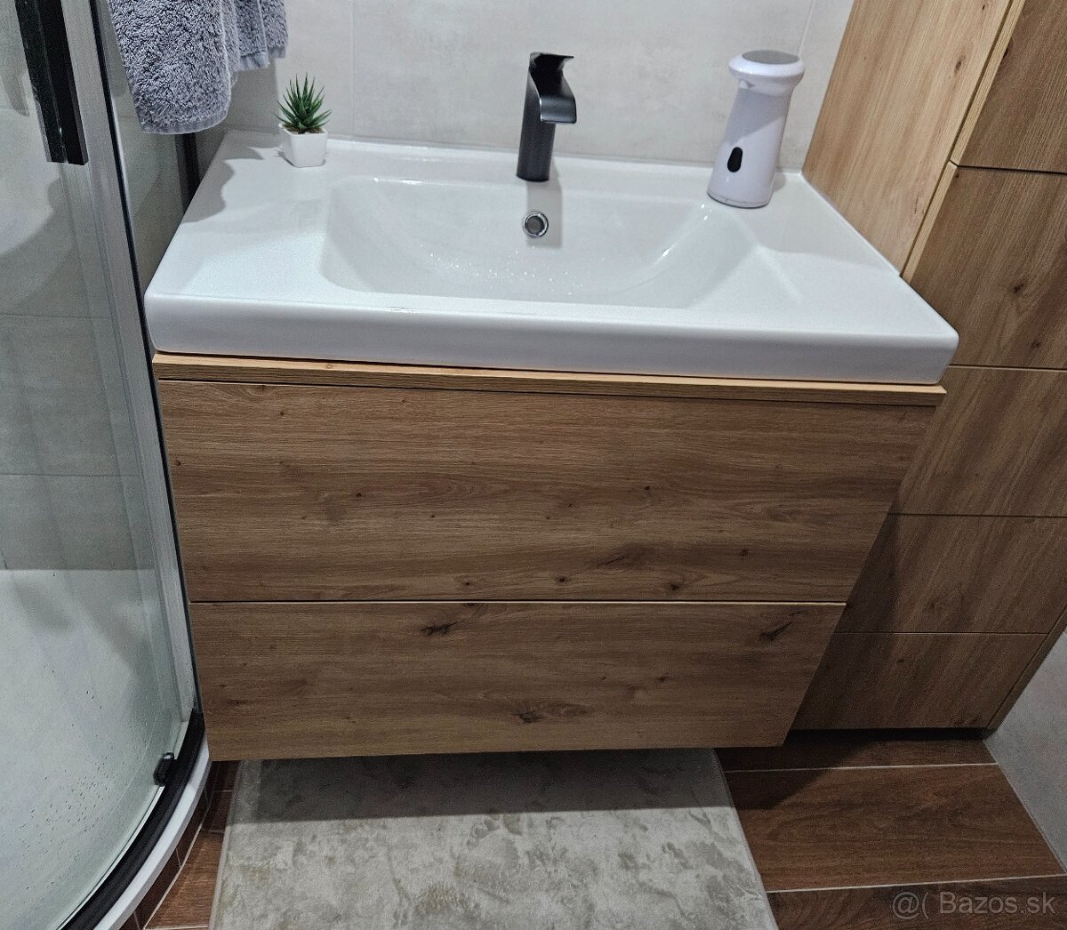 Predám úplne novú skrinku aj s umývadlom ORRSJÖN (IKEA)