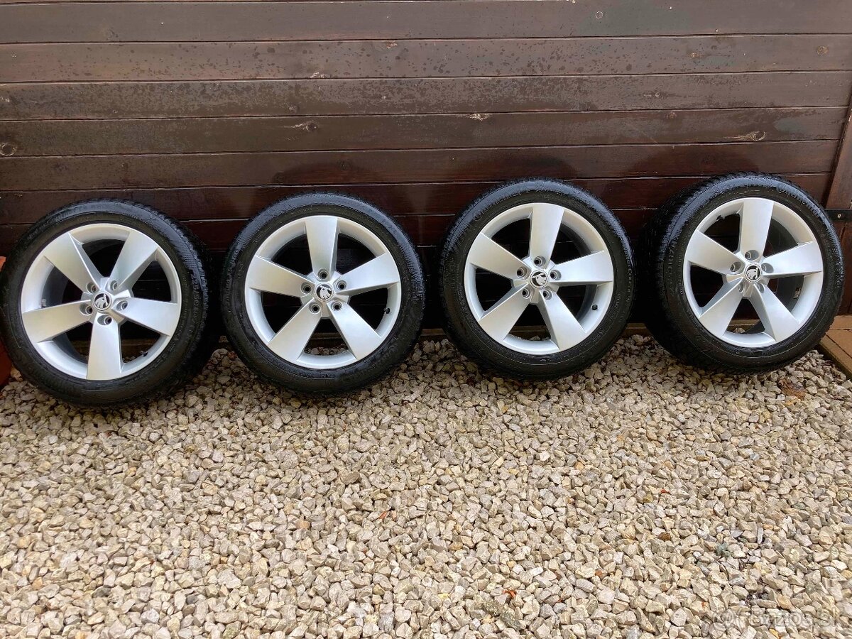 Skoda Octavia 17" disky+zimne pneumatiky Continental 225/50