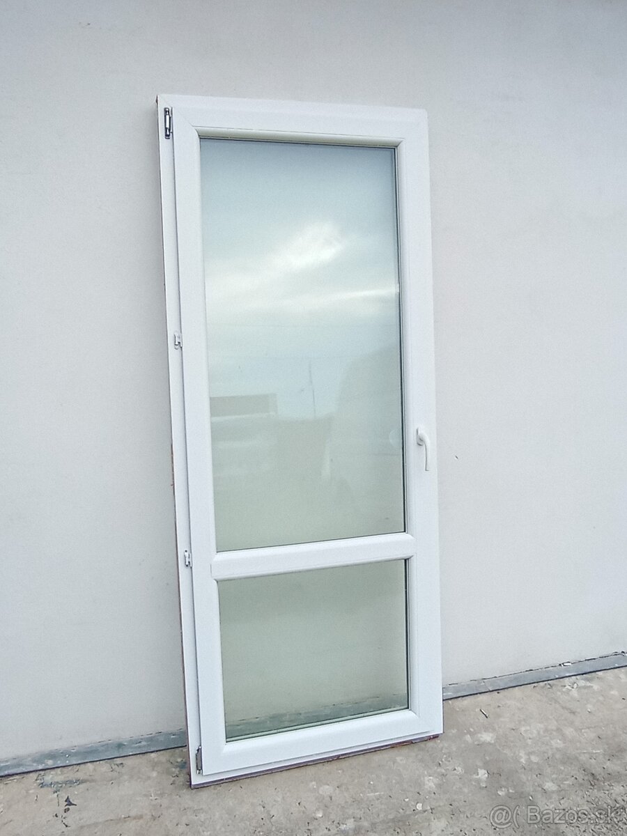 Plastové dvere na balkon