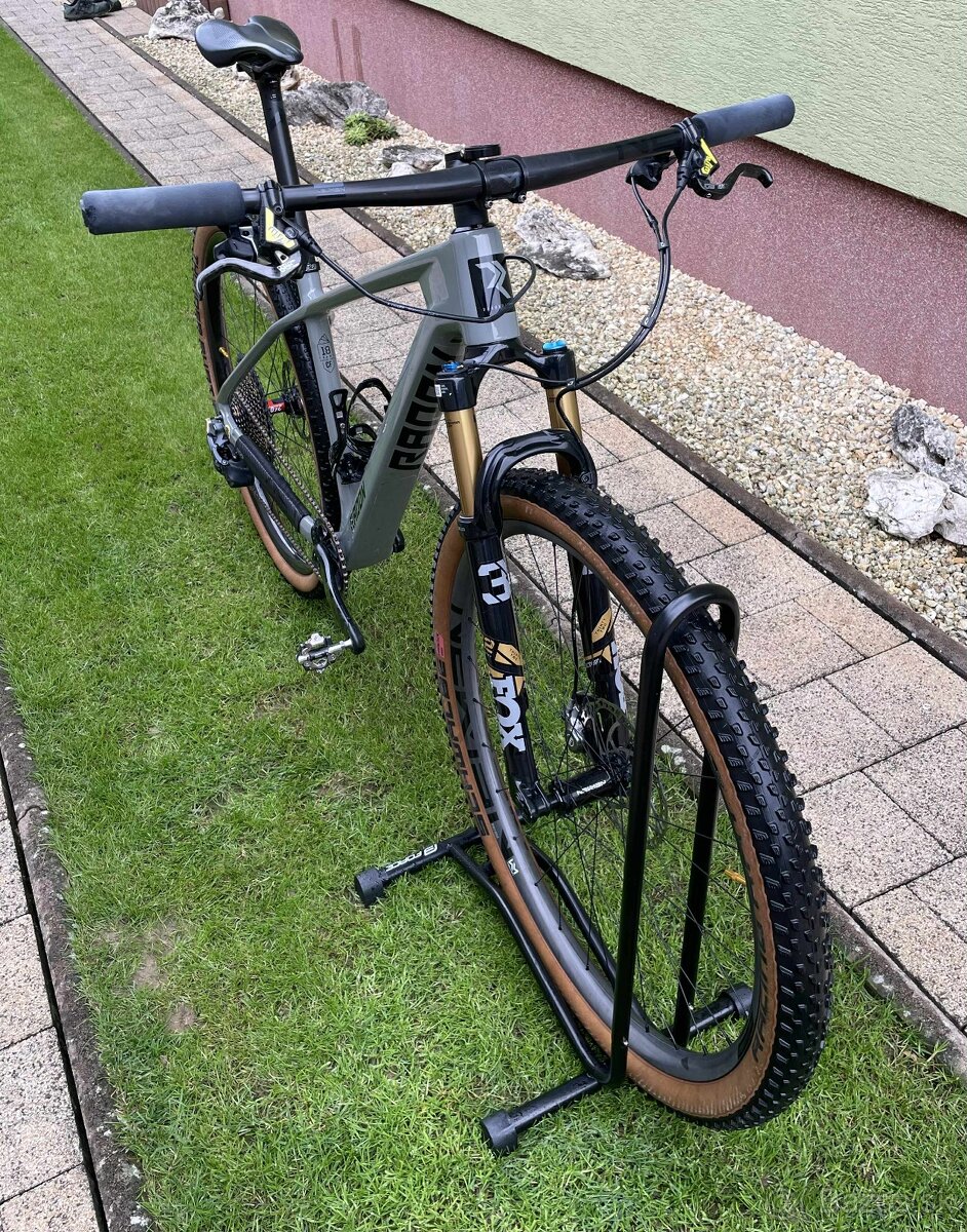 Radon Jealous 10.0 EA, 8.9kg komplet, M