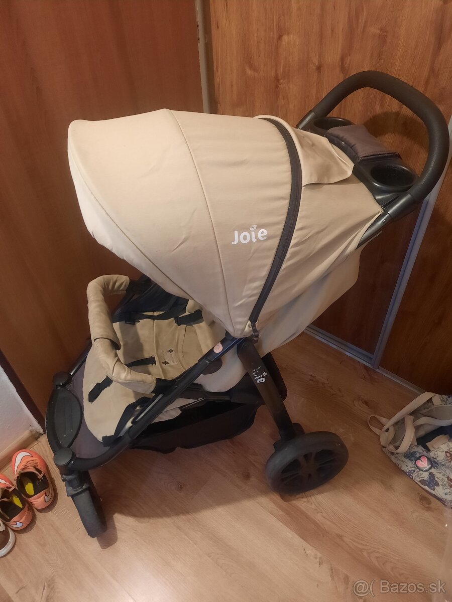 Športový kočík Joie
