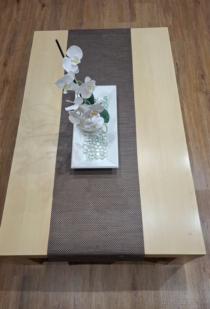 Konferenčný stôl do obývačky