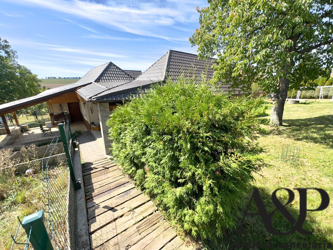 RODINNÝ DOM V PEKNOM PROSTREDÍ, POZEMOK 2392M2, RUDNÍK, okr.