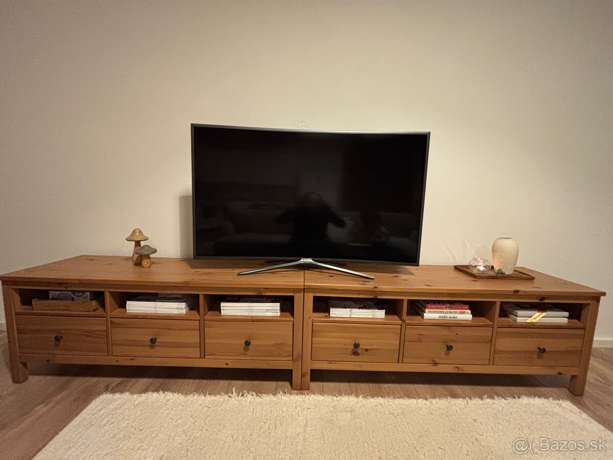 HEMNES skrinka pod TV 3 ks