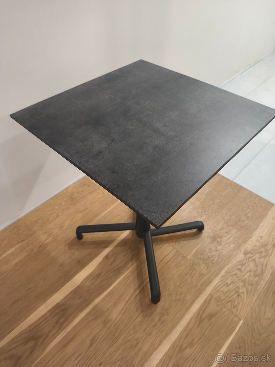 Vonkajší stôl 60x60