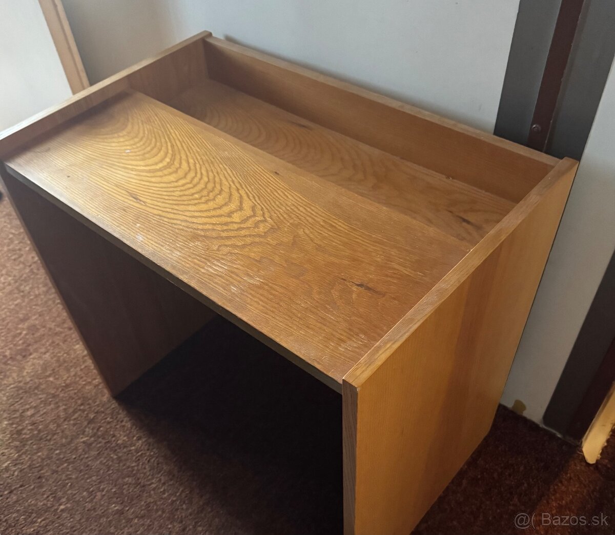 Kozmeticky toaletny stolik - 10€