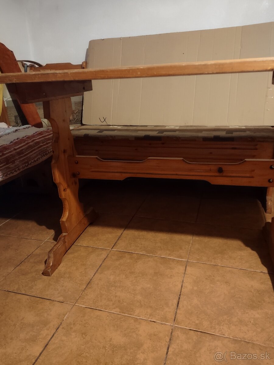 Rohova lavica stôl