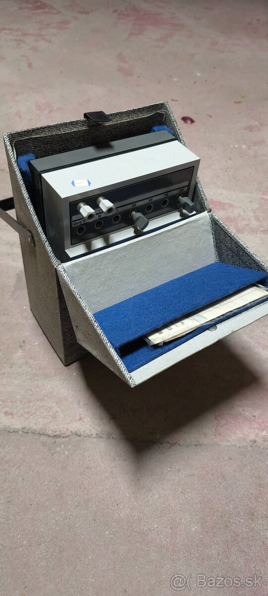 Analogovy laboratorny Ampermeter