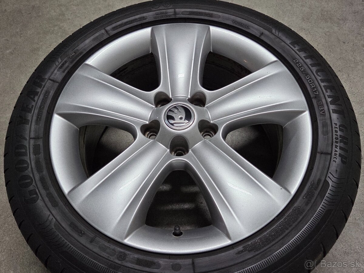 17" ŠKODA + letné 90%