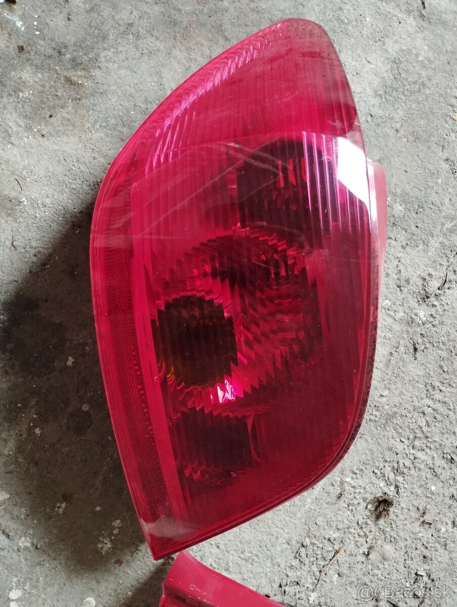 Zadné svetlá Peugeot 307