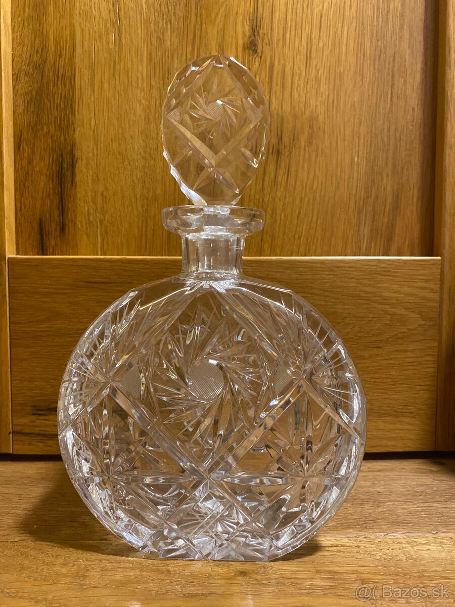Sklenená karafa na whisky