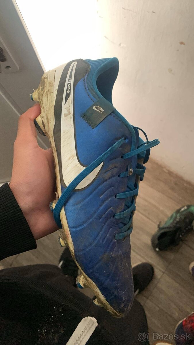 Kopačky nike ťiemko
