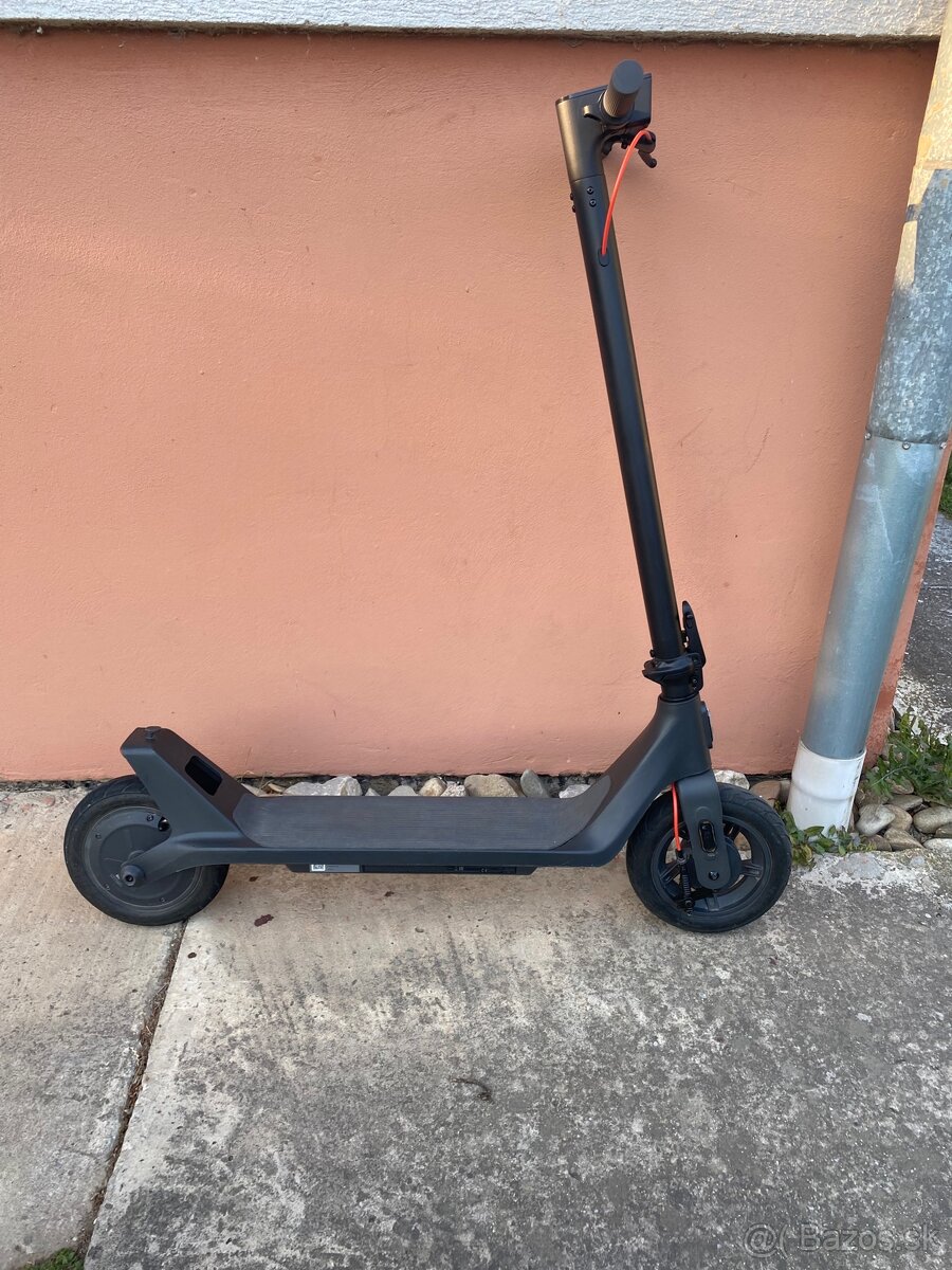 Predám Xiaomi scooter 4 lite 2. generáciu