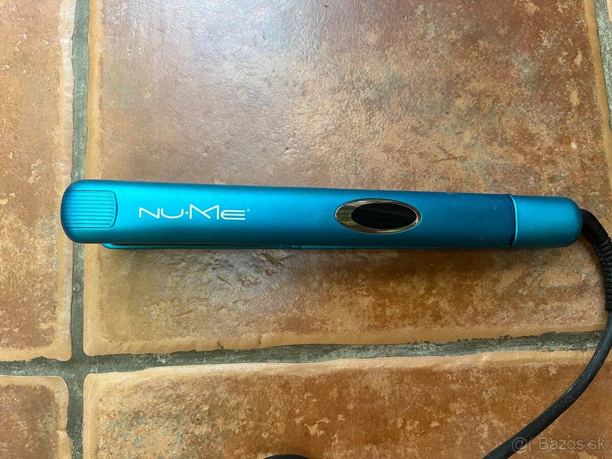 Žehlička na vlasy / hair straightener