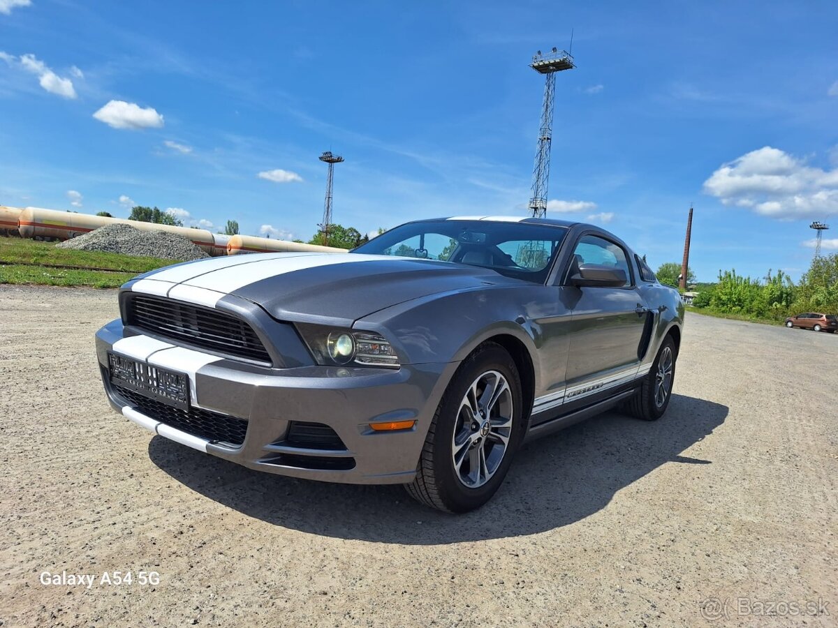 FORD MUSTANG 3.7 PREMIUM 2013