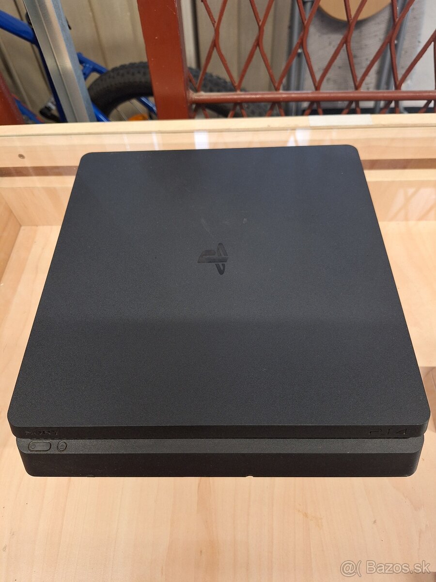 PlayStation 4 slim 500gb