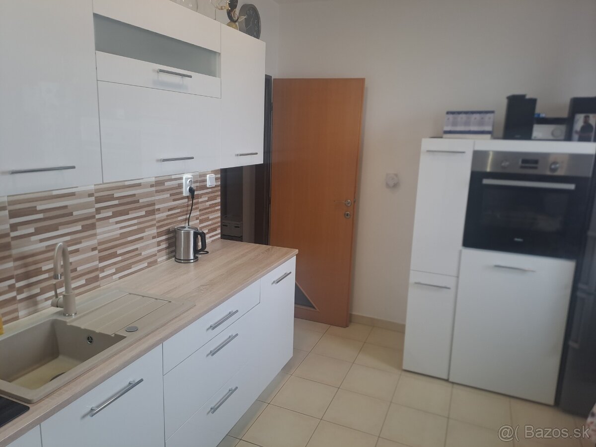 2 izbový  byt +  2 balkóny, Trenč.Stankovce - Rozvadze