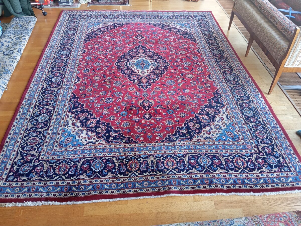 Nádherný ručne viazaný hodvábny KESHAN 350x250