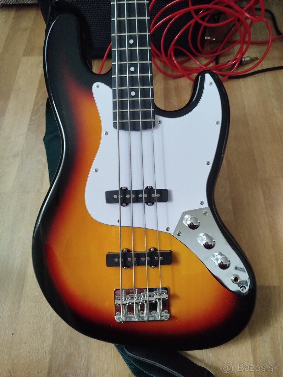 Basová gitara s combom