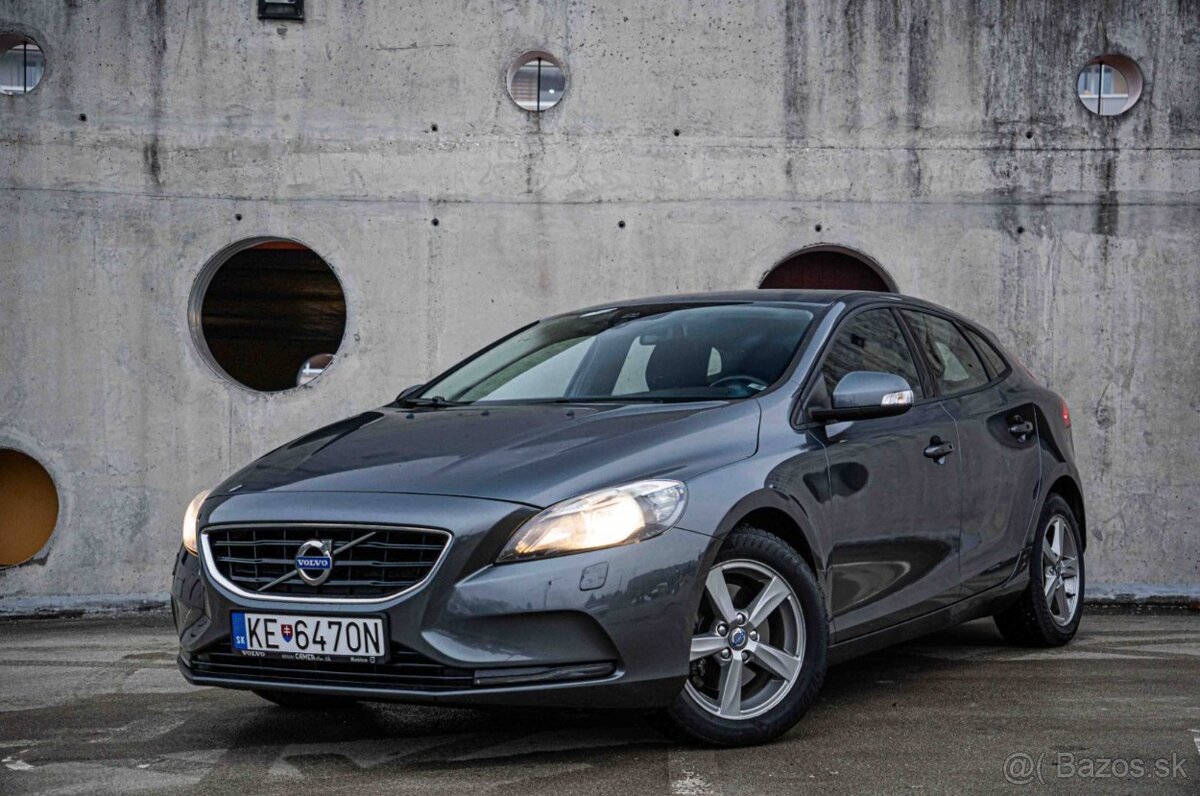 Volvo V40 T2 1.6L Momentum
