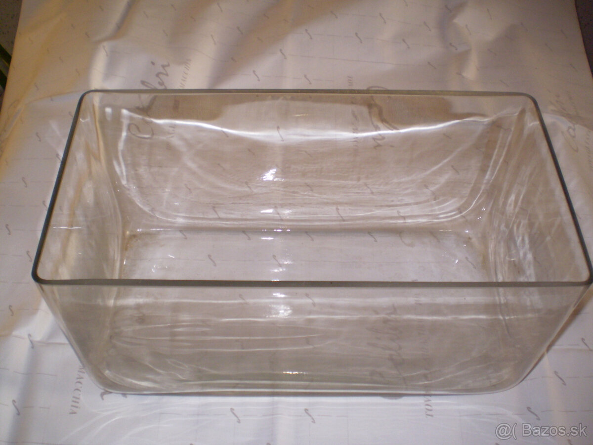 akvárium s príslušenstvom