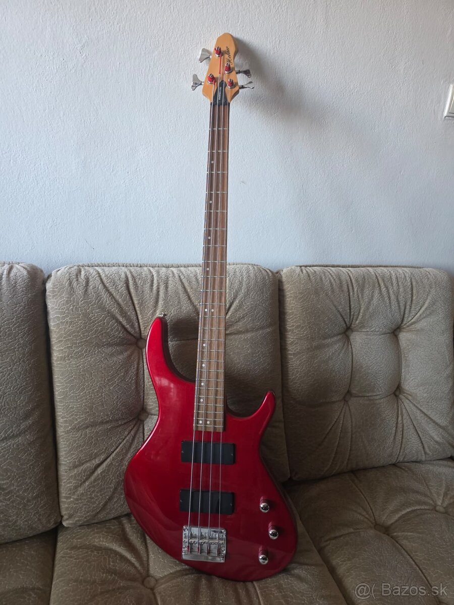 Predám - zachovalú basovú gitaru Hohner