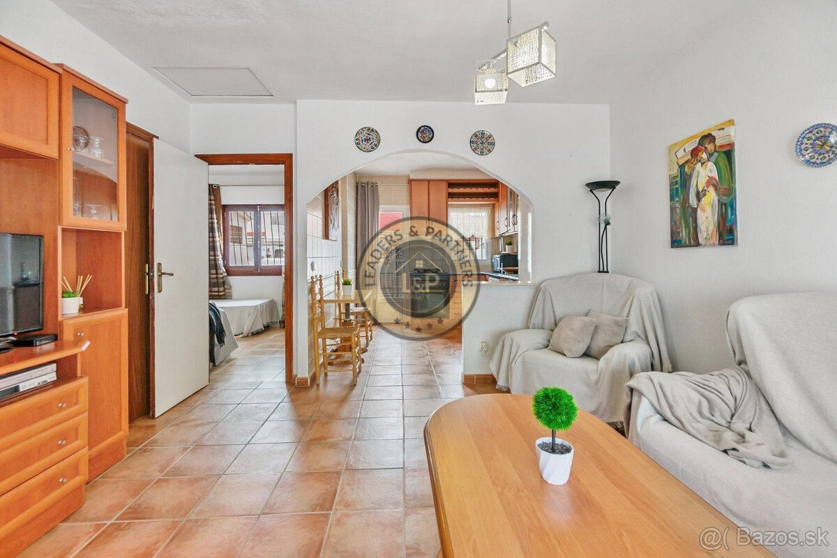 Dom 3+kk s terasou a bezénom Torrevieja-La Mata, Španielsko